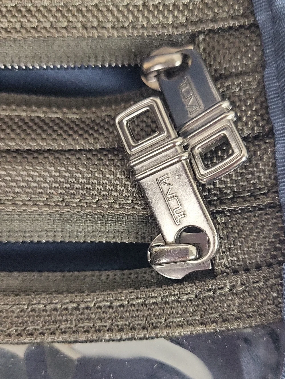 TUMI Alpha 3 Split Travel Kit